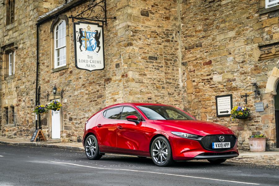  Mazda3 Skyactiv-G Sport Lux Hatchback 2019 года  (UK) (фото 4 из 91)